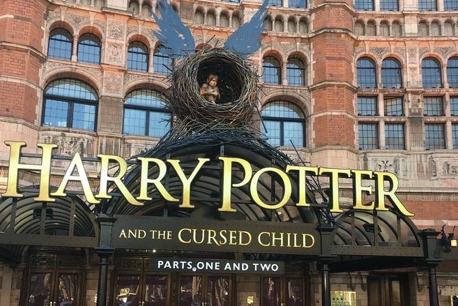 Harry Potter Filming Locations: Private Black Cab Tour in London - Borough Market and the Third Hand Emporium