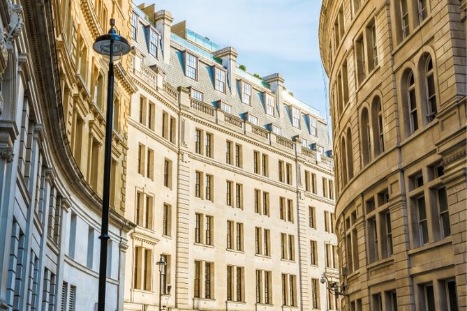 Harry Potter Self-Guided Walking Tour in London - Trafalgar Square and the theatre district