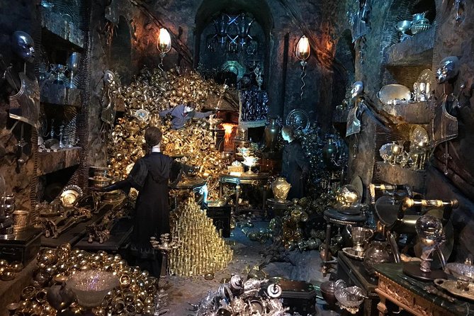Harry Potter Studio Tickets and London Film Locations Guided Tour - What the guides add to the day