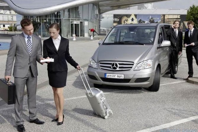 Heathrow London Airport Taxi Transfer To London Hotels - Meeting your driver inside Heathrow arrivals