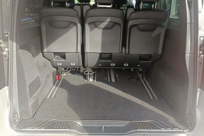 Heathrow to Central London Airport Transfers - The Heathrow arrival hall meeting point