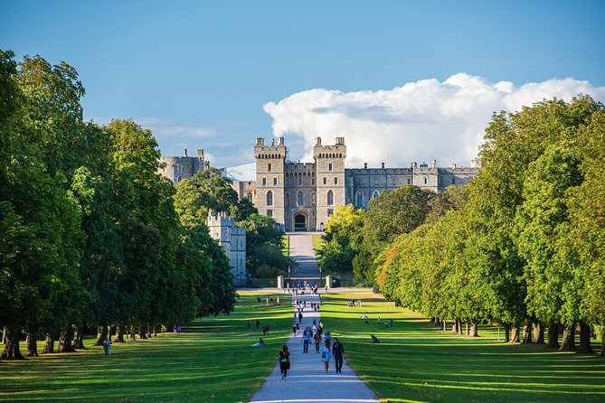Heathrow to Southampton Private Transfer - Meeting your driver inside Heathrow