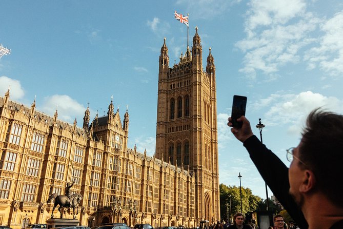 Highlights & Hidden Gems With Locals: Best of London Private Tour - The best stories are often the smallest ones