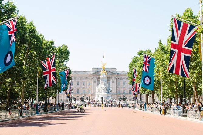 Highlights of Royal London Bike Tour including Hyde Park - Bikes, children, and safety
