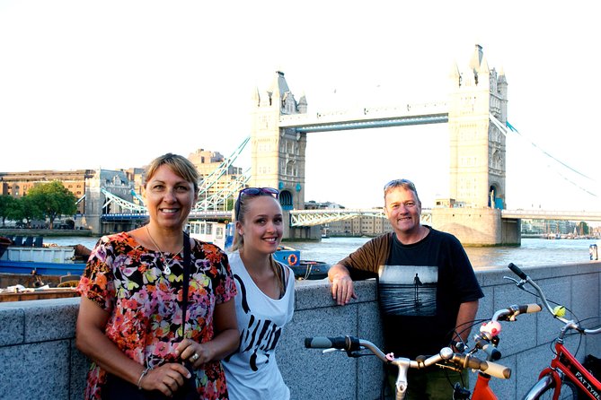 Highlights of Royal London Bike Tour with River Cruise Package - Shakespeare’s Globe and the ride back to Southwark