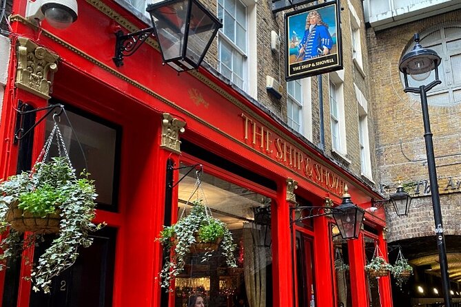Historic Pub Walking Tour of London - The second and third pubs: more stories, more variety