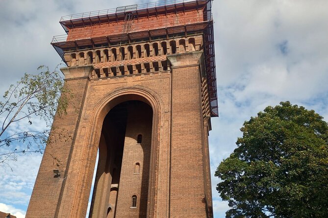 Historic Walking Tour of Colchester - Colchester Castle and the Norman keep