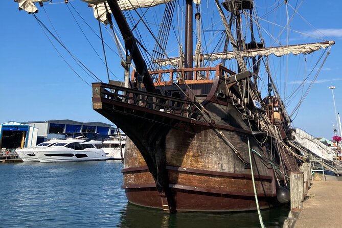 Historic Walking Tour of Poole - Small groups make the guide more useful