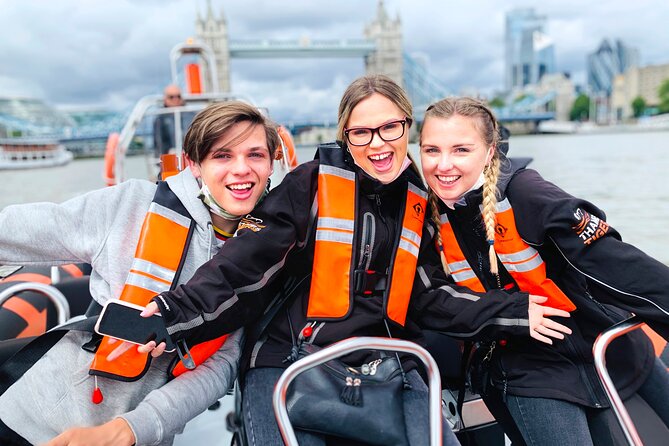 Iconic Sights of London: High-Speed Boat Trip - Canary Wharf at speed