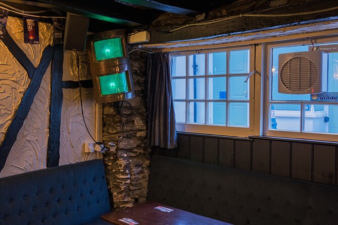 Ilfracombe Harbour: Ghost Tour - Starting outside the George & Dragon