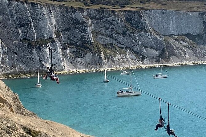Isle of Wight - Day Tour from Portsmouth including Ferry Crossing - Godshill, thatched cottages, and a 90-minute lunch stop