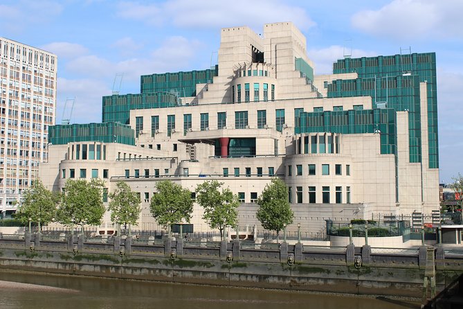 James Bond Film Location Walking Tour in London - Key points to know before booking