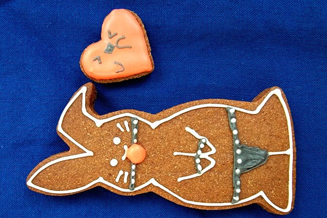 Kew Biscuit Decorating Class for Adults - A small group where beginners can keep up