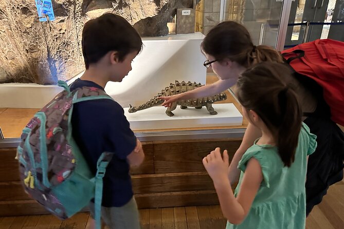 Kid-Friendly Natural History Museum & Dinosaurs Private Guided Tour in London - Meeting on Exhibition Road and getting inside