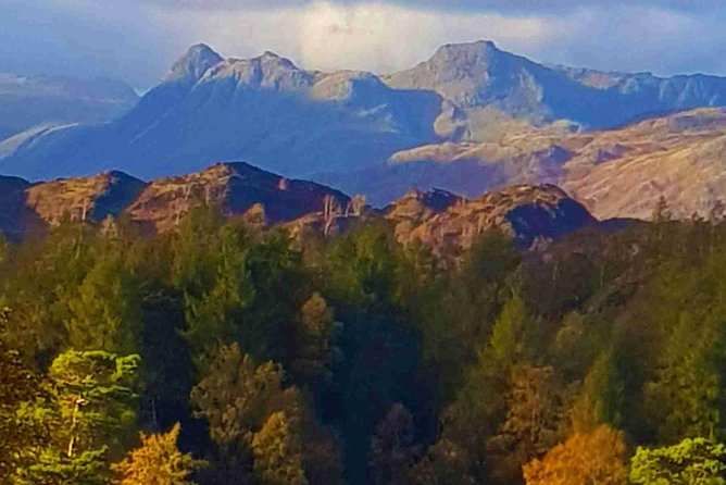 Lakes & mountains, spectacular scenery with an easy short walk - Key points at a glance