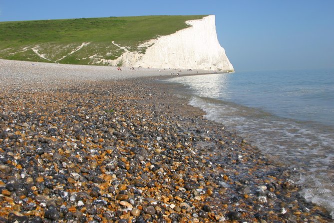 Leeds Castle, Canterbury Cathedral and Cliffs of Dover Day Trip - The guides shape the day