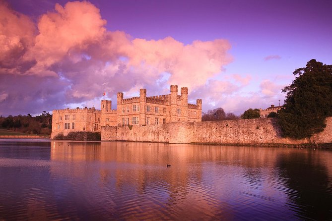 Leeds Castle, Canterbury, Dover & Greenwich Cruise from London - Leeds Castle: a beautiful start beside the lake