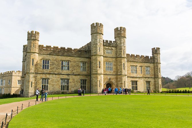 Leeds Castle, Cliffs of Dover and Canterbury Day Trip from London with Guided Cathedral Tour - Leaving London for the Garden of England