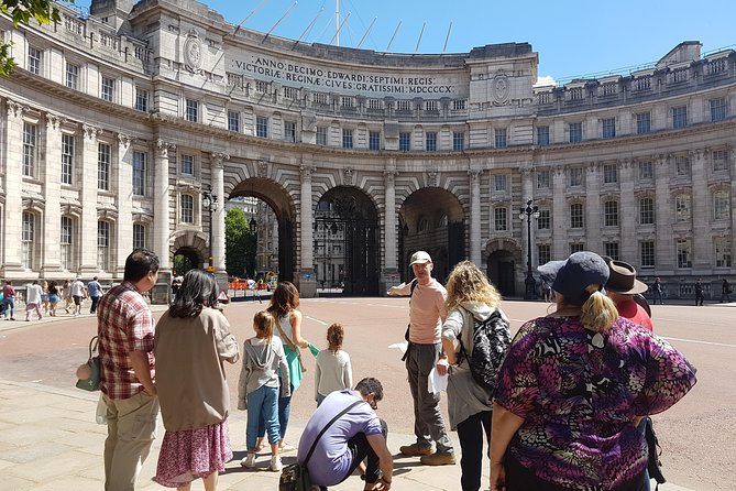 London 30 Top Sights with Fun Local Guide - The Tube ride to Southbank