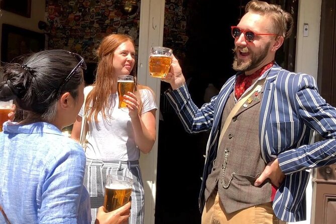 London Bike Tour: Landmarks, Secret Gems, Pub Stop & Street Art - Westminster Abbey, St. James’s Park, and the royal route