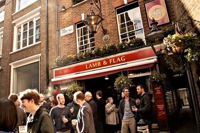 London Bike Tour: Landmarks, Secret Gems, Pub Stop & Street Art - A pint at the Lamb & Flag