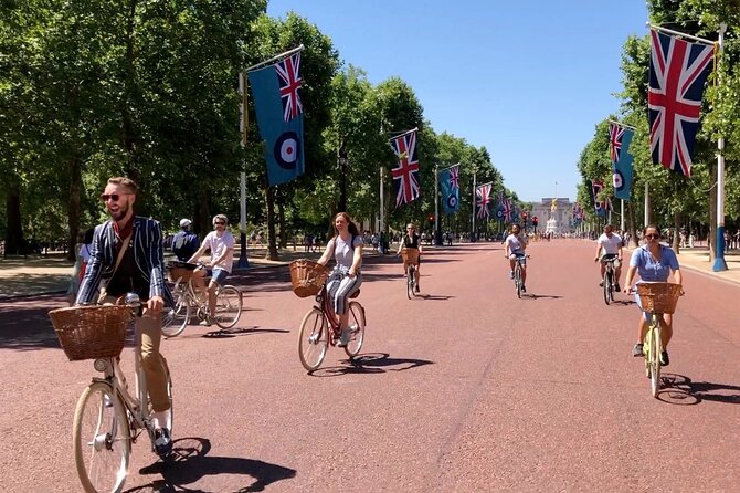 London Bike Tour: Landmarks, Secret Gems, Pub Stop & Street Art - Starting at Tally Ho in Lambeth
