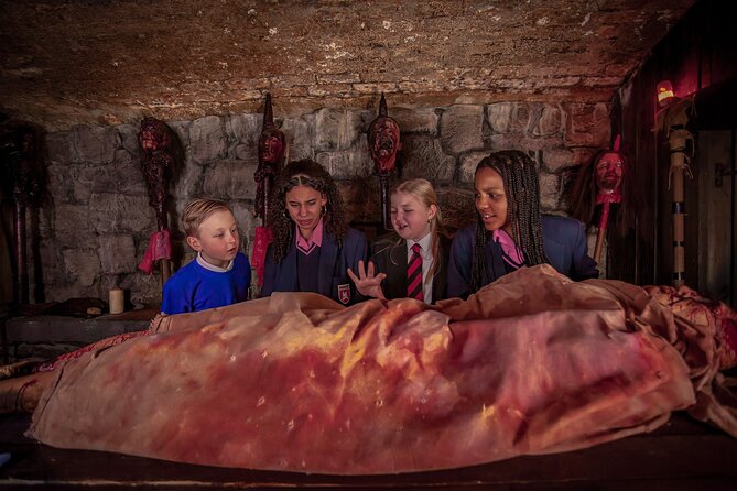 London Bridge Experience and Tombs - Meeting London’s darker characters