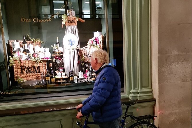 London Christmas Lights Bike Tour with Local Guide - The real challenge: London traffic after sunset