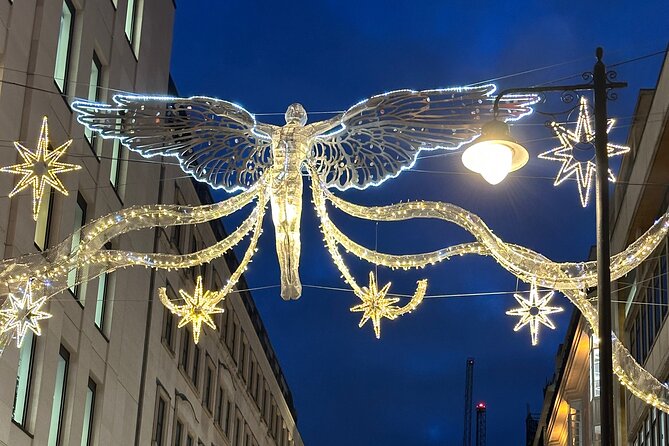 London Christmas Lights Guided Tour With Christmas Music - Why this London Christmas walk feels different
