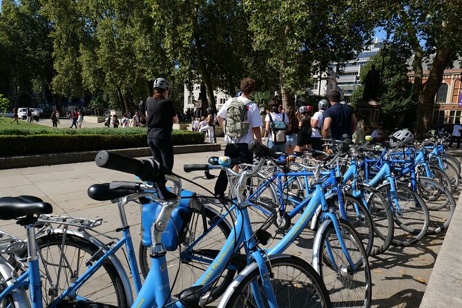 London Classic Landmarks Bike Tour with Local Guide - Lincoln’s Inn Fields and the legal district