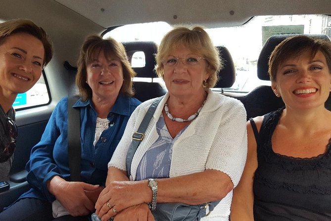 London Classic Sightseeing Private Taxi Tour - Green spaces give the three-hour route breathing room