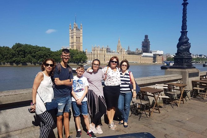 London Classic Sightseeing Private Taxi Tour - The Thames, Roman London, and the stories between the sights