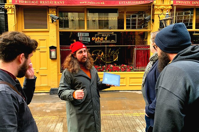 London Espionage, James Bond and Spies Walking Tour - Trafalgar Square and the Playhouse Theatre: action at the center of London