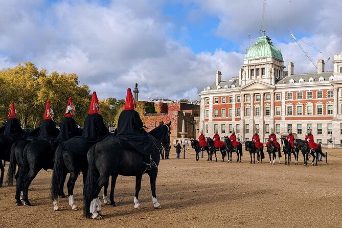 London Essential 2 hour introductory Walking Tour With a Londoner - Why this two-hour route works for a first look at London