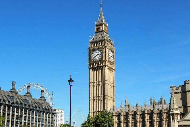 London Essential 2 hour introductory Walking Tour With a Londoner - Whitehall, Horse Guards, and the best ceremonial photos