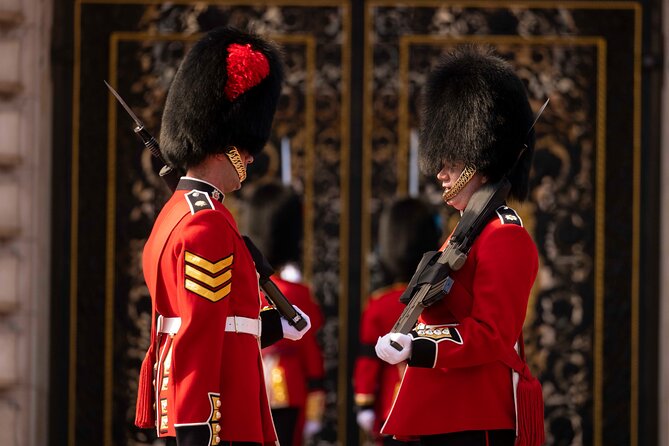 London Essential 2 hour introductory Walking Tour With a Londoner - Buckingham Palace and the royal residences