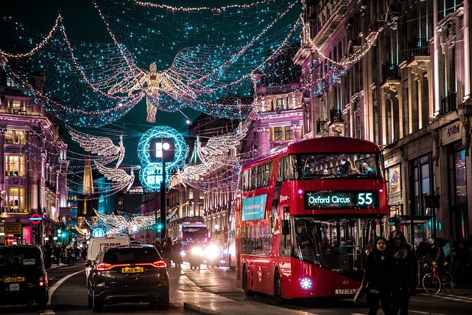 London Exclusive Christmas Lights Guided Tour by Black Cab - Oxford Street and Selfridges: London’s biggest festive opening