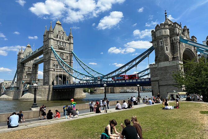 London for Kids Full Day with Westminster Abbey & Tower of London - Trafalgar Square and the route east