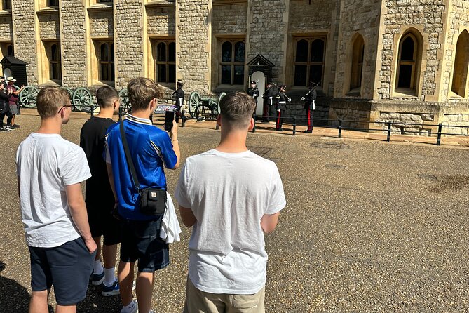 London for Kids Full Day with Westminster Abbey & Tower of London - What the private guide adds