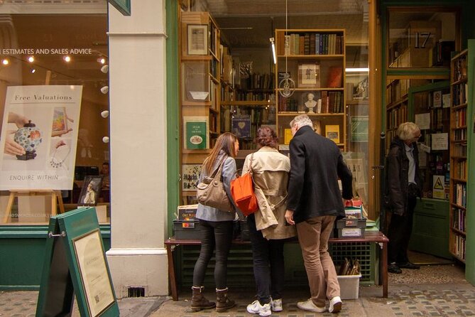 London Half Day Tour with a Local Guide: Private & Custom - Hackney canals and a slower neighborhood walk