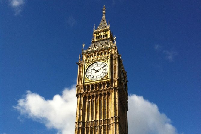 London in One Day: Small Group Walking Tour - See 30+ Sights - Crossing London Bridge and stopping for lunch