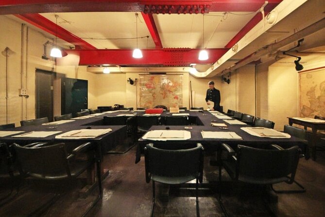 London in WW2 Walking Tour with Churchill War Rooms Visit - How the guides shape the experience