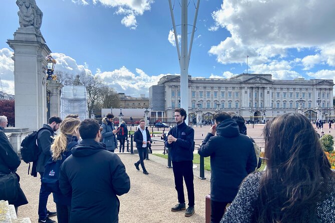 London: Landmarks Walking Tour - The National Gallery finish