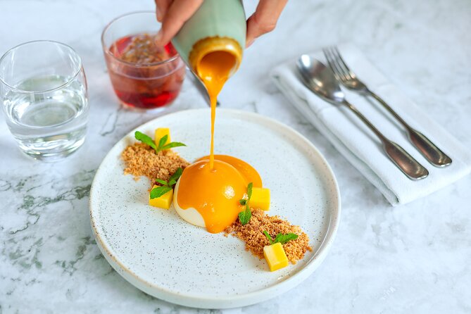 London Luxury Dinner Experience with Panoramic City Views - Trafalgar Square, Piccadilly, and the West End