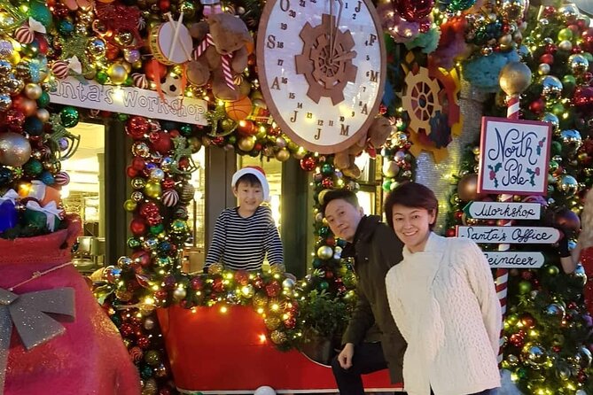 London Private Christmas Lights Taxi Tour with Pick Up - Victoria Embankment saves the riverside finale