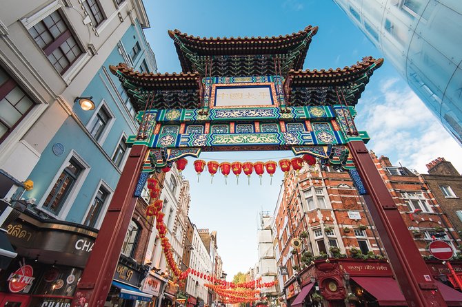 London Private Walking Tour: Notting Hill, Highlights & Markets - Trafalgar Square and the Whitehall ceremony ground
