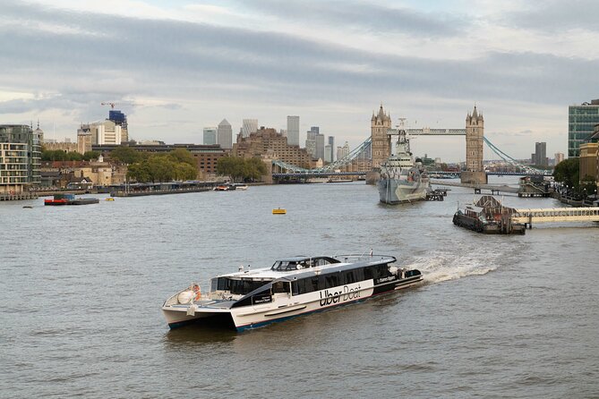 London Roundtrip Thames Cruise Uber Boat by Thames Clippers - London by Water, With a Timetable Rather Than a Tour Script