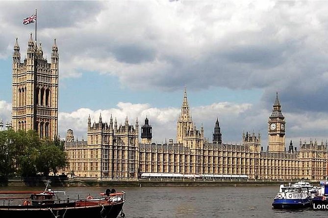 London Royal Highlights - Private Taxi Tour with Hotel Pickup - St James’s Palace and the older royal connection
