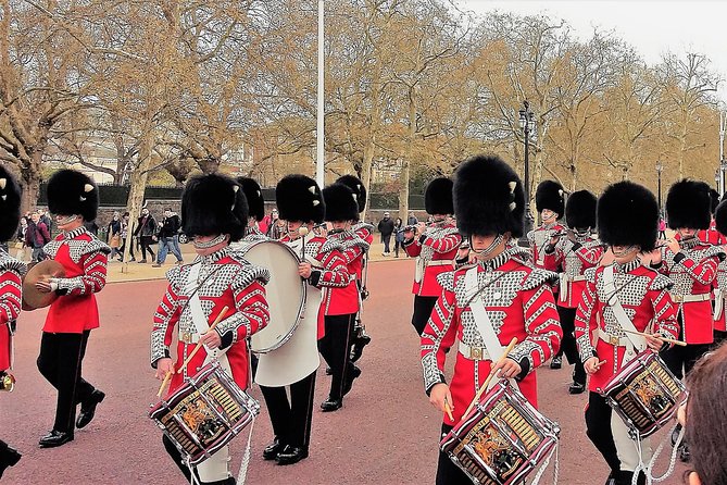 London Royal Highlights - Private Taxi Tour with Hotel Pickup - Westminster Abbey in a 15-minute stop