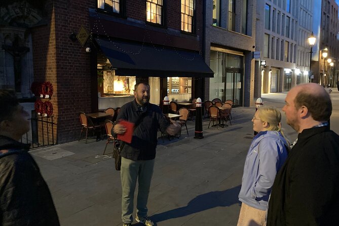 London's Ghosts & Gruesome Past Nighttime Walking Tour - Cloth Fair and the rituals around execution day